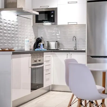 Sunset View Modern Private Poolside Holiday home