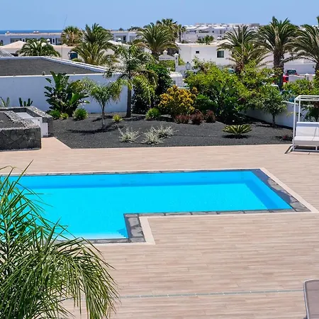 Holiday home Sunset View Modern Private Poolside *